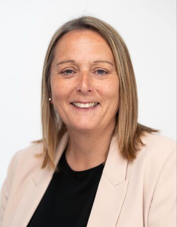 Vicki Dillon-Thiselton